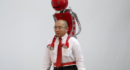 Apķērīgs japānis izgatavo tomātu robotu - palīgu maratonistiem