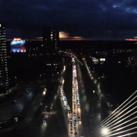 Video: Naksnīgā Rīga un Vanšu tilta sastrēgumi no drona lidojuma