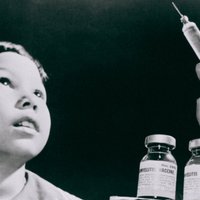 Alkatība uz bērnu dzīvību rēķina – lielā vakcīnu zādzība 1959. gadā Kanādā
