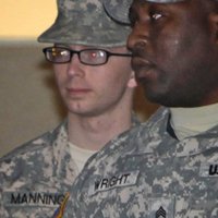 ASV militārā tiesa neatzīst Meninga vainu apsūdzībās par palīdzības sniegšanu ienaidniekam