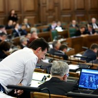 Saeima ziemas sesijā pieņēmusi 41 likumu; aktīvākais debatētājs - Zariņš
