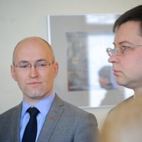 Dombrovskis ecējas ar Pavļutu un pārmet 'prihvatizācijas' veicināšanu (plkst.18:39)