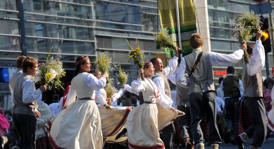 Dziesmu svētku gājiens sāksies ar pūtēju orķestru parādi un Lielās balvas pasniegšanu