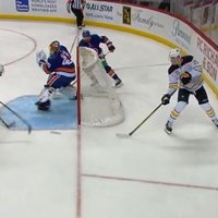Girgensons gūst trešos vārtus NHL sezonā