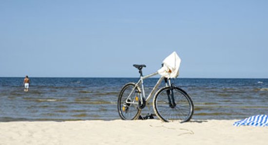 Не рекомендуют купаться на ряде пляжей Юрмалы, Лиепаи и Саулкрасты