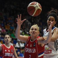 Titula īpašnieces serbietes izglābjas no fiasko Eiropas čempionātā