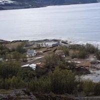 Video: Norvēģijā jūrā ieslīd zemes gabals ar astoņām mājām