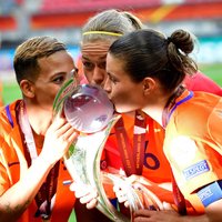 UEFA uz 2022. gadu pārceļ sieviešu Eiropas čempionātu futbolā
