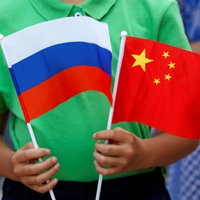 Ķīna nepieņems 'kritiku vai spiedienu' par attiecībām ar Krieviju