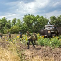 No Krievijas Ukrainā ievesta kārtējā tanku partija; ar haubicēm apšaudīti robežsargi