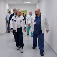 Главврач крупнейшей московской клиники, которую посетил Путин, заразился коронавирусом