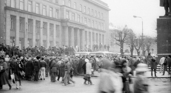 #Ziņas 1991: Komunisti bažījas par Baltijas nostāšanos uz profašistiskā režīma ceļa