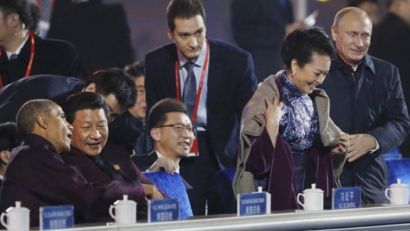 Vladimir Putin and Peng Liyuan