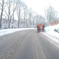 ВИДЕО: Снегоуборочная машина застала пешеходов врасплох (+ комментарий думы)