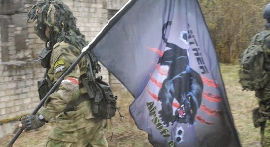 Уехал в Россию и не вернулся: Эстония лишила ВНЖ руководителя airsoft-клуба из Пярну