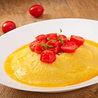 Klasiskā kukurūzas biezputra - polenta