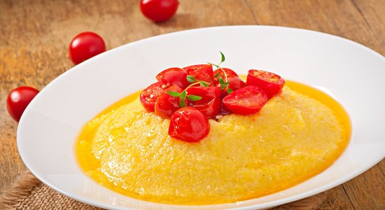 Klasiskā kukurūzas biezputra - polenta