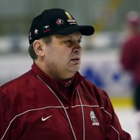 Latvijas hokeja izlasi olimpiskajai kvalifikācijai tomēr gatavos Beresņevs