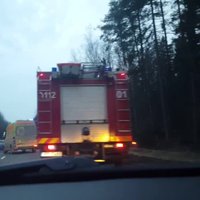 Uz Ventspils šosejas smaga avārija; satiksme pilnībā atjaunota