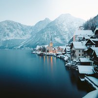 Septiņi ciemati Eiropā un Grenlandē, kur baudīt idilliskus ziemas skatus