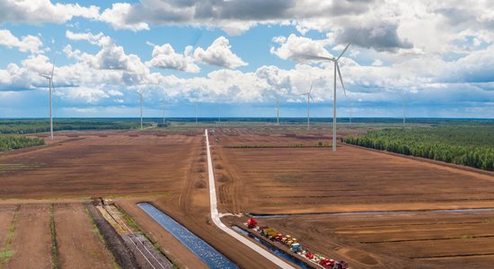 Эксперты: Латвия может попасть под санкции ЕК, если не откажется от энергоресурсов из РФ в пользу ветропарков