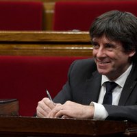 Katalonijas parlaments reaģēs uz autonomijas apturēšanu, brīdina Pudždemons