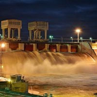 ВИДЕО: Как на Плявиньской ГЭС открывали шлюзы