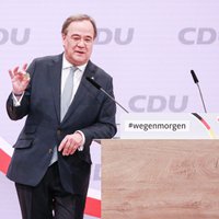 Vācijas konservatīvo kandidāts uz kanclera amatu apsūdzēts plaģiātismā