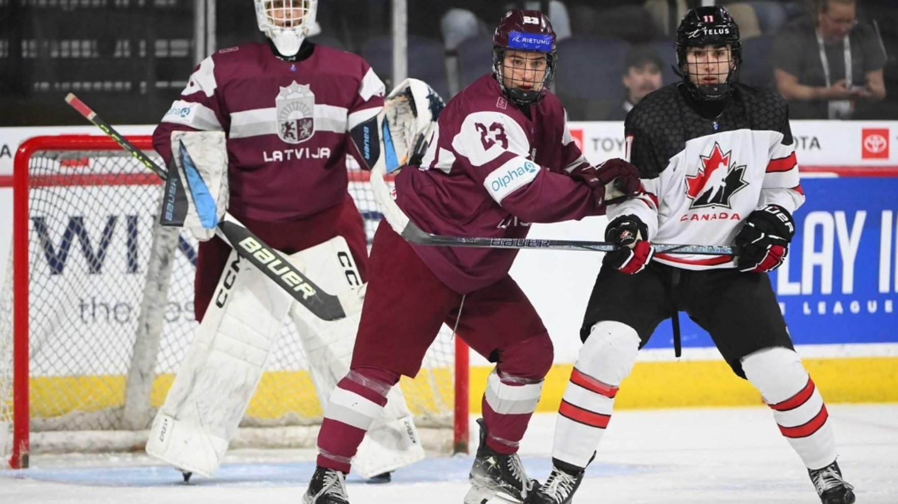 Latvijas U-18 hokejisti neatrod pretargumentus pasaules čempionāta milzim