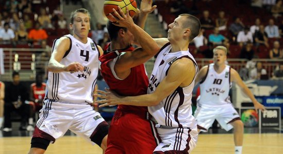 Latvijas U-19 basketbola izlase beidzot uzvar un spēlēs par devīto vietu