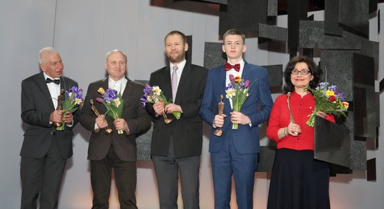 Varoši, radoši, gudri un stipri. 'Laiks Ziedonim' balvas laureāti