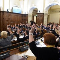 Saeima sāks vētīt novadu reformu; valdības iesniegto likumprojektu nodod komisijai