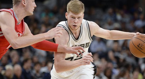 Bertāns gūst 14 punktus pēdējā spēlē pirms NBA sezonas