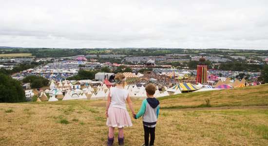 Nenotikušais gads. Fotoatmiņas par Glastonberijas festivālu