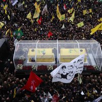 "Hezbollah" Nasrallas bērēs Beirūtā demonstrē spēku; Izraēla nosūta iznīcinātājus