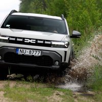 Video: Kā pa Latvijas ceļiem brauc jaunais "Dacia Duster"