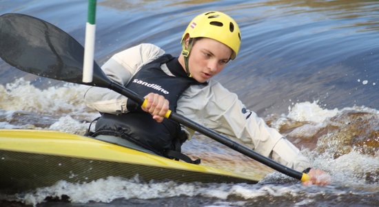 Lietuvas atklātajā čempionātā airēšanas slalomā uzvar Latvijas sportisti