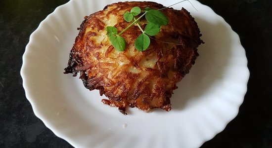 Запеченные картофельные бургеры с мясом и грибами