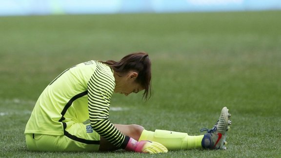 Goalie Hope Solo (USA) 