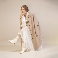 Noklausies! Dziedātāja Elizabete Gaile laiž klajā singlu 'Rozā debesis'