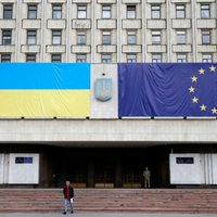 EK piešķir Ukrainai 500 miljonus eiro ekonomikas stabilizēšanai