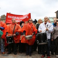 ФОТО: В Риге прошел массовый пикет против продажи Citadele