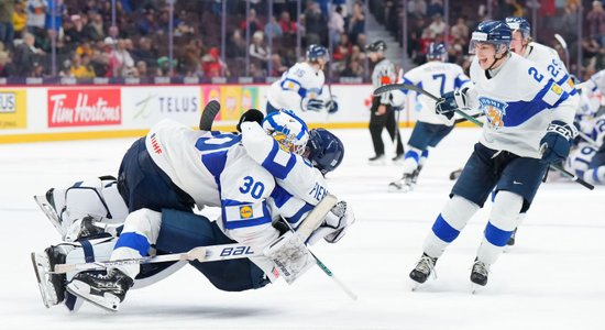 Noskaidroti pasaules U-20 hokeja čempionāta finālisti