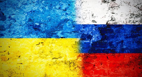 Ukrainas vēstniecība nelūdz Latvijas pašvaldībām apkopot datus par potenciāli armijā iesaucamiem ukraiņiem