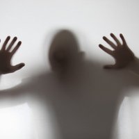 Дело лиепайских педофилов: осужденный направлен на психиатрическую экспертизу