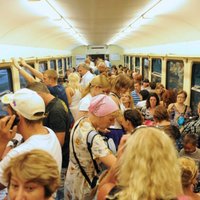 Karstums pārņem Latviju: Uzdod samazināt pat vilcienu ātrumu
