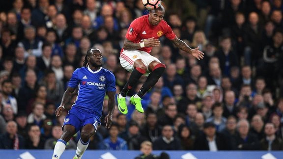 Manchester United Ashley Young vs Chelsea Victor Moses