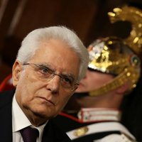 Itālijas prezidents par pagaidu valdības vadītāju varētu virzīt Karlo Kotarelli