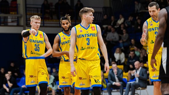 Valmieras un Ventspils basketbola klubi izcīna uzvaras