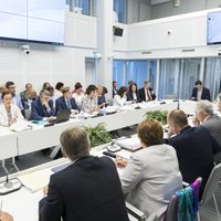 Nodokļu reforma: Saeimas komisija virza izmaiņas galīgajam lasījumam
